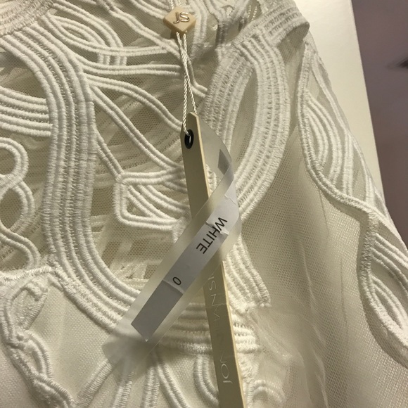 White dress - Picture 4 of 4